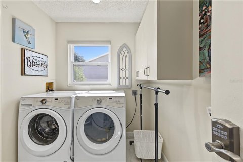 House in Spring Hill, Florida 2 bedrooms, 170.48 sq.m. № 2416693 - photo 21