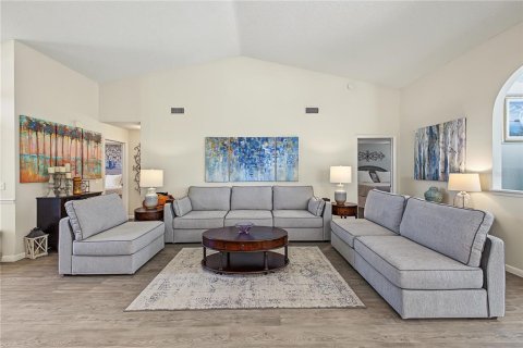 House in Spring Hill, Florida 2 bedrooms, 170.48 sq.m. № 2416693 - photo 8