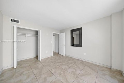 Снять в аренду кондоминиум в Норт-Бей-Виллидж, Флорида 2 спальни, 99.96м2, № 2031169 - фото 27