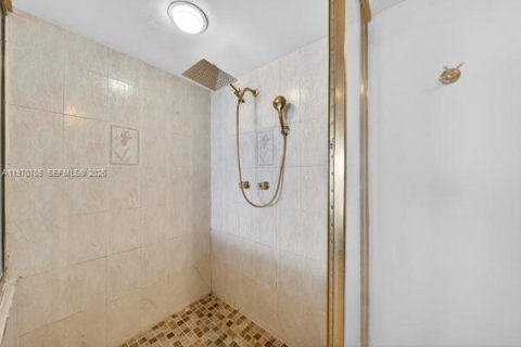 Снять в аренду кондоминиум в Норт-Бей-Виллидж, Флорида 2 спальни, 99.96м2, № 2031169 - фото 24