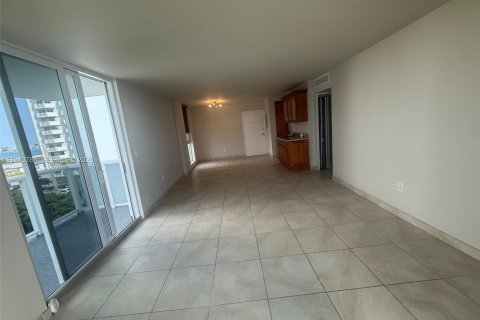 Снять в аренду кондоминиум в Норт-Бей-Виллидж, Флорида 2 спальни, 99.96м2, № 2031169 - фото 8