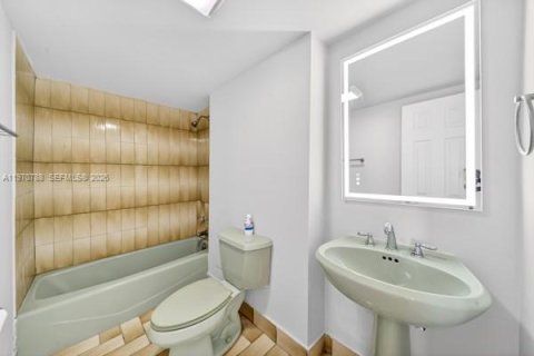 Снять в аренду кондоминиум в Норт-Бей-Виллидж, Флорида 2 спальни, 99.96м2, № 2031169 - фото 30