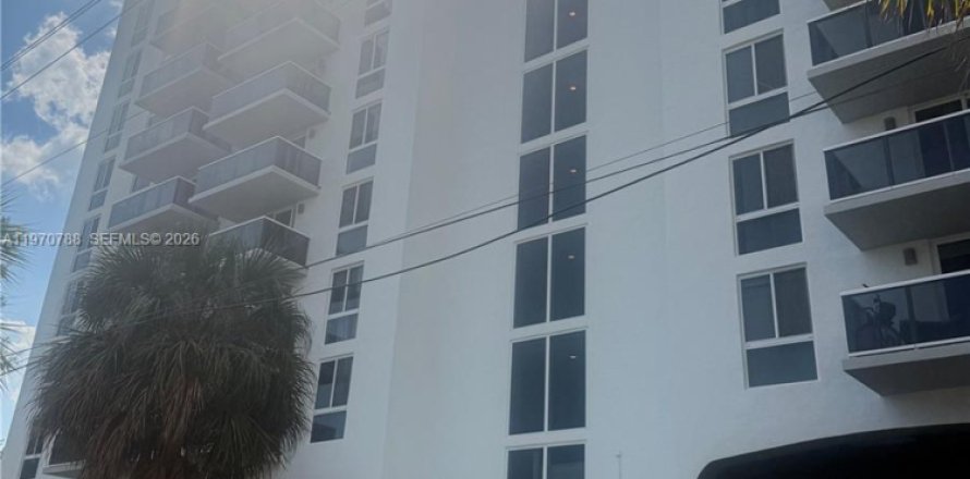 Кондоминиум с 2 спальнями в Норт-Бей-Виллидж, Флорида № 2031169