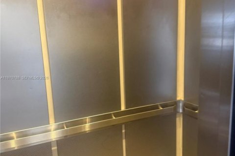 Снять в аренду кондоминиум в Норт-Бей-Виллидж, Флорида 2 спальни, 99.96м2, № 2031169 - фото 4