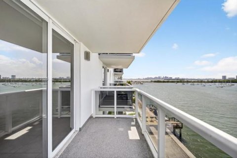 Снять в аренду кондоминиум в Норт-Бей-Виллидж, Флорида 2 спальни, 99.96м2, № 2031169 - фото 29