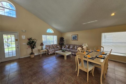 Villa ou maison à vendre à Kissimmee, Floride: 4 chambres, 207.17 m2 № 1835993 - photo 16