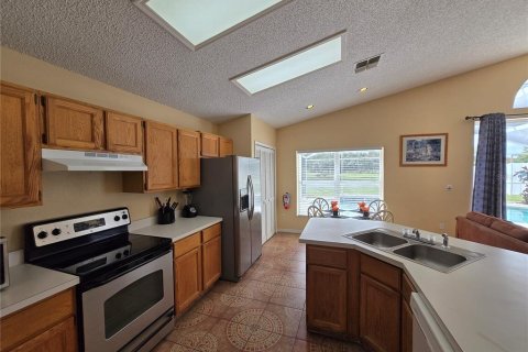 Villa ou maison à vendre à Kissimmee, Floride: 4 chambres, 207.17 m2 № 1835993 - photo 6