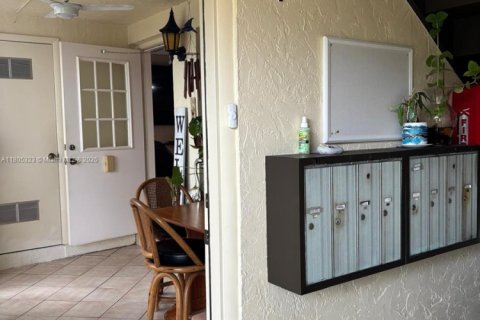 Condo in Greenacres, Florida, 2 bedrooms  № 1748813 - photo 13