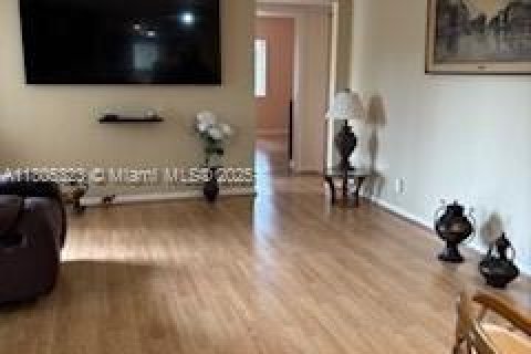 Condo in Greenacres, Florida, 2 bedrooms  № 1748813 - photo 19