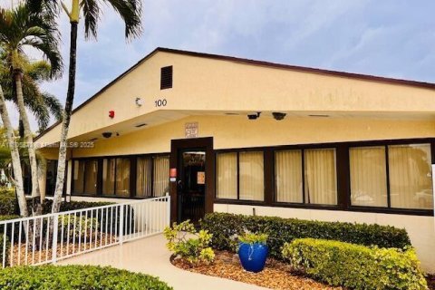 Condo in Greenacres, Florida, 2 bedrooms  № 1748813 - photo 10