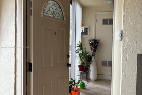 Condo in Greenacres, Florida, 2 bedrooms  № 1748813 - photo 18