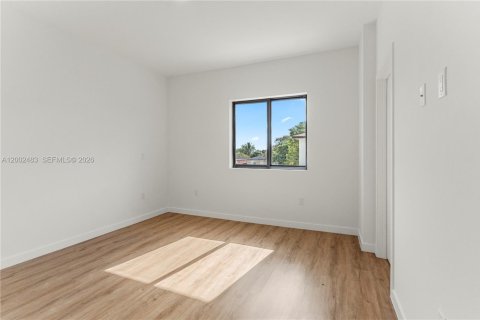 Townhouse in Florida City, Florida 4 bedrooms № 2067871 - photo 19