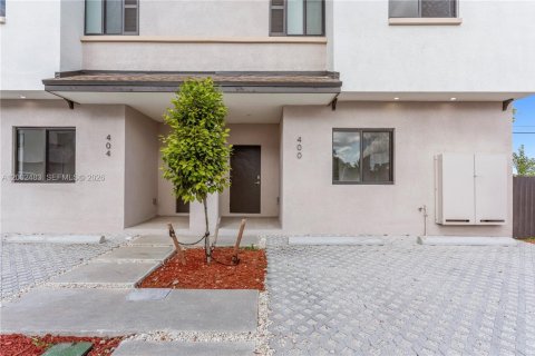 Townhouse in Florida City, Florida 4 bedrooms № 2067871 - photo 5