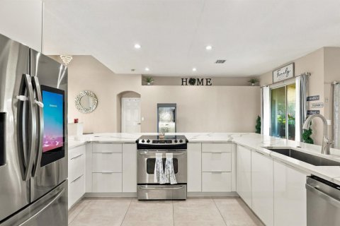Casa en venta en Port St. Lucie, Florida, 4 dormitorios, 197.32 m2 № 2421315 - foto 14