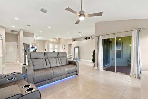 Casa en venta en Port St. Lucie, Florida, 4 dormitorios, 197.32 m2 № 2421315 - foto 20