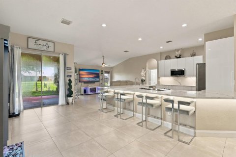Casa en venta en Port St. Lucie, Florida, 4 dormitorios, 197.32 m2 № 2421315 - foto 9