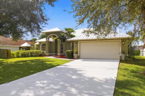 Casa en venta en Port St. Lucie, Florida, 4 dormitorios, 197.32 m2 № 2421315 - foto 2