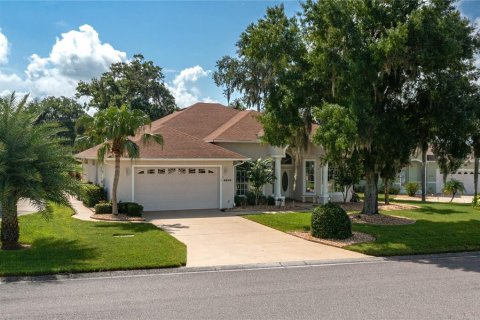 House in Lakeland, Florida 3 bedrooms, 217.67 sq.m. № 2354180