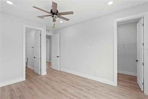 Condominio en venta en Treasure Island, Florida, 5 dormitorios, 261.15 m2 № 933584 - foto 27
