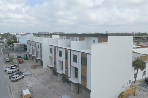 Condominio en venta en Treasure Island, Florida, 5 dormitorios, 261.15 m2 № 933584 - foto 12