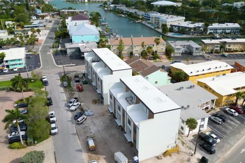Condominio en venta en Treasure Island, Florida, 5 dormitorios, 261.15 m2 № 933584 - foto 13