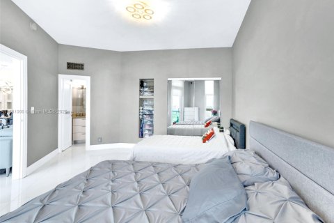 Copropriété à vendre à Sunny Isles Beach, Floride: 2 chambres, 126.07 m2 № 1944404 - photo 18