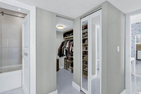Copropriété à vendre à Sunny Isles Beach, Floride: 2 chambres, 126.07 m2 № 1944404 - photo 16