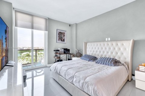 Copropriété à vendre à Sunny Isles Beach, Floride: 2 chambres, 126.07 m2 № 1944404 - photo 10
