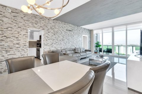 Copropriété à vendre à Sunny Isles Beach, Floride: 2 chambres, 126.07 m2 № 1944404 - photo 6