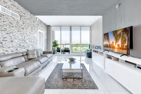 Copropriété à vendre à Sunny Isles Beach, Floride: 2 chambres, 126.07 m2 № 1944404 - photo 1