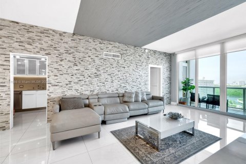 Copropriété à vendre à Sunny Isles Beach, Floride: 2 chambres, 126.07 m2 № 1944404 - photo 4