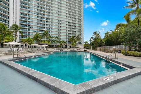 Copropriété à vendre à Sunny Isles Beach, Floride: 2 chambres, 126.07 m2 № 1944404 - photo 29
