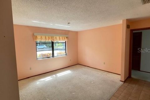 House in Tarpon Springs, Florida 3 bedrooms, 179.49 sq.m. № 2411661 - photo 3