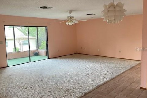 House in Tarpon Springs, Florida 3 bedrooms, 179.49 sq.m. № 2411661 - photo 2