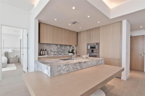 Condominio en alquiler en Miami Beach, Florida, 3 dormitorios, 182.37 m2 № 1645154 - foto 27