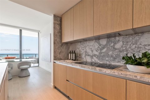 Condominio en alquiler en Miami Beach, Florida, 3 dormitorios, 182.37 m2 № 1645154 - foto 11