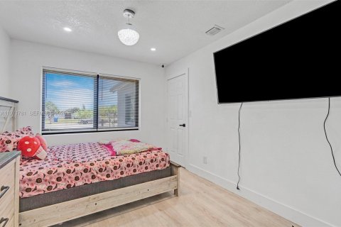 Casa en venta en West Park, Florida, 3 dormitorios № 2032424 - foto 20