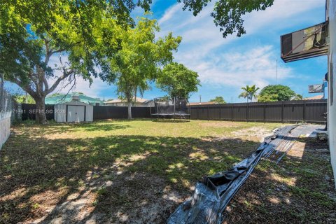 Casa en venta en West Park, Florida, 3 dormitorios № 2032424 - foto 27