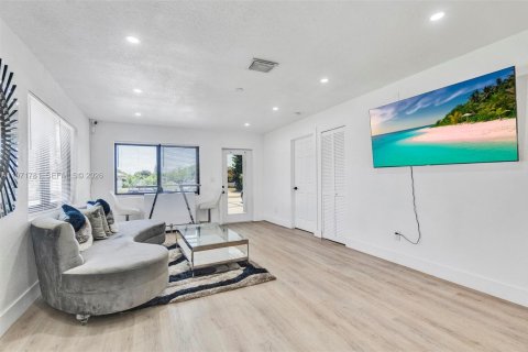 Casa en venta en West Park, Florida, 3 dormitorios № 2032424 - foto 7