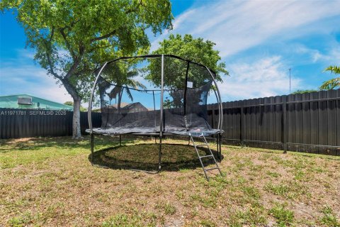 Casa en venta en West Park, Florida, 3 dormitorios № 2032424 - foto 29