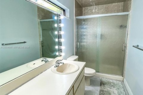 Touwnhouse à louer à Miami, Floride: 2 chambres, 134.34 m2 № 2091306 - photo 13