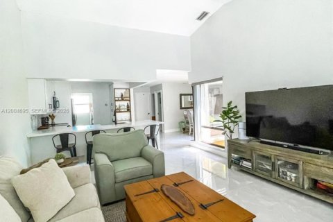 Touwnhouse à louer à Miami, Floride: 2 chambres, 134.34 m2 № 2091306 - photo 8
