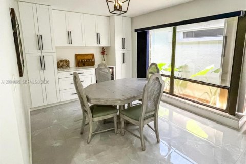 Touwnhouse à louer à Miami, Floride: 2 chambres, 134.34 m2 № 2091306 - photo 4