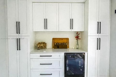 Touwnhouse à louer à Miami, Floride: 2 chambres, 134.34 m2 № 2091306 - photo 5