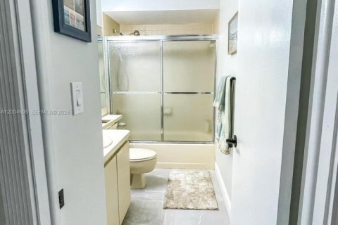 Touwnhouse à louer à Miami, Floride: 2 chambres, 134.34 m2 № 2091306 - photo 12