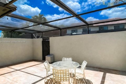 Touwnhouse à louer à Miami, Floride: 2 chambres, 134.34 m2 № 2091306 - photo 15