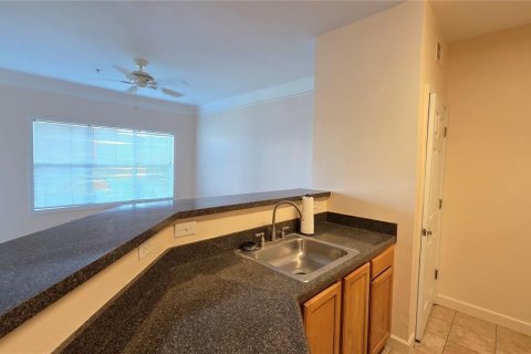 Condo in Bradenton, Florida, 1 bedroom № 2115946 - photo 7