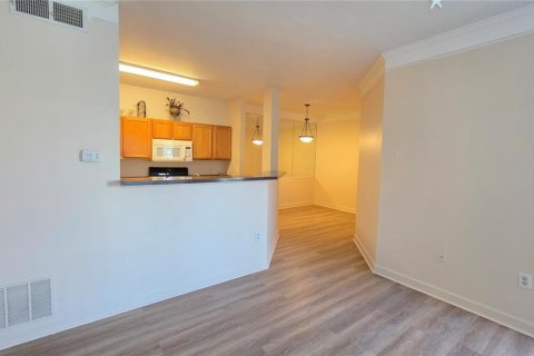 Condo in Bradenton, Florida, 1 bedroom № 2115946 - photo 9