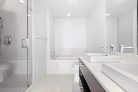 Снять в аренду кондоминиум в Майами, Флорида 2 спальни, 97.83м2, № 1989685 - фото 11