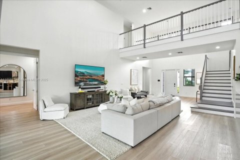 House in Southwest Ranches, Florida 5 bedrooms, 453.27 sq.m. № 1887338 - photo 8